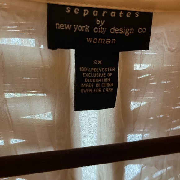 Chic Ivory Ruffled Blouse - Picture 7 of 7